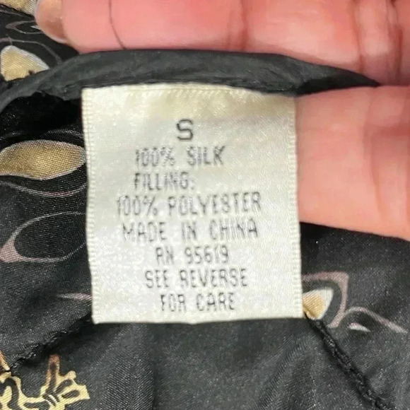 Reversible Quilted floral button front Jacket 100% silk with pockets - Picture 6 of 15